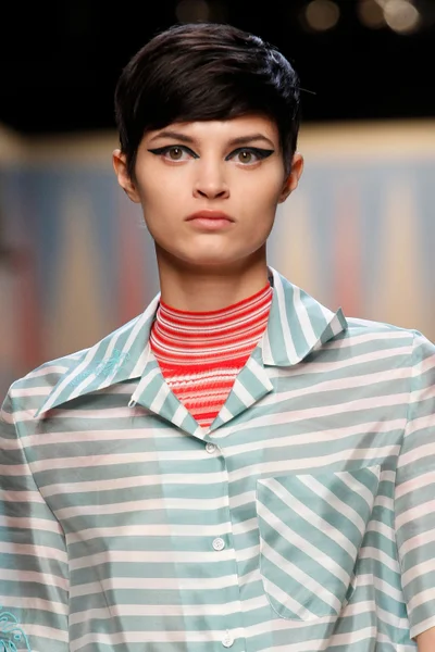 Look 19